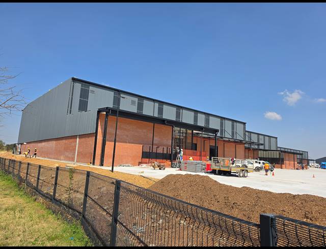 2,776M² WAREHOUSE TO LET IN GOSFORTH PARK